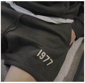 Short décontracté à séchage rapide et respirant à imprimé floqué pour homme, taille haute avec fermeture à cordon de serrage, taille moyenne, teint uni - Product Image 6