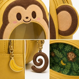 Sac à dos Ita personnalisé mignon et ludique en forme de singe, jaune, avec visage rond, grandes oreilles, fenêtre transparente, joues rosées et sourire, style Kawaii - Product Image 4