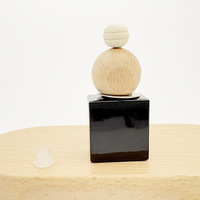 Flacon de parfum de voiture en verre carré noir mat de 10 ml, vide et rechargeable, avec bouchon à vis, pour diffuseur à bâtonnets, emballé - Vente directe usine