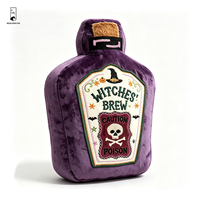 Coussin en peluche doux en forme de bouteille de potion de sorcière violette avec étiquette brodée, décoration d'Halloween pour la maison