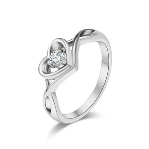 Nouveau Ins Style femmes en forme de coeur Clip-incrusté bague de coulée personnalité simulée bague en diamant frais Niche Design Couple anneaux - Product Image 3