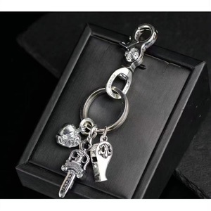 Yuexiang rétro personnalisé sac à croix pendentif solide dés chaîne porte-clés Vintage Style métal mousqueton sac chaîne pour voiture et clés - Product Image 3