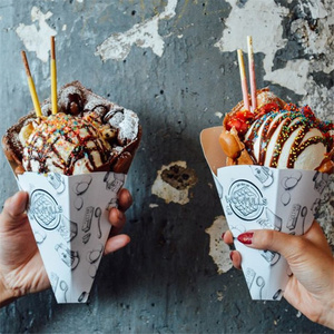 Disposable Hot Food Grade Paperboard Triangle Ice Cream Packaging Pizza Packing Egg Bubble Waffle Holder Paper Crepe Cone