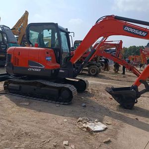 <b>Cheap</b> Price Used Excavator Dx60D for Sale Korea Original Secondhand Hydraulic Crawler DOOSAN 60 for Sale Red Good Condition - Product Image 2