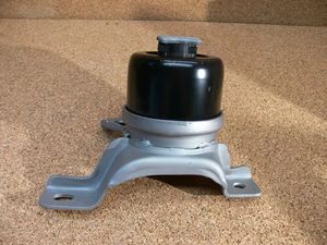 แผ่นรองรับเครื่องยนต์ LR024730 LR000597 LR039527แผ่นรองยางรองรับช่วงล่างไฮดรอลิกสำหรับ Land Rover Aurora Discover 2 - Product Image 2