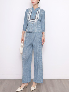 Ensemble décontracté plissé en jean style ethnique Miyake : Haut et pantalon large taille plus – Vêtements pour femmes grandes tailles en gros - Product Image 6