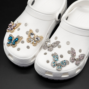 Nouvel Arrivage en Gros : Breloques Métalliques Personnalisées Animaux avec Chaîne de Perles et Strass, Design Élégant pour Accessoires de Sabots en Vrac - Product Image 2
