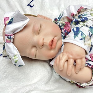 Poupées de bébé nouveau-né réalistes en silicone, corps entier, 22 pouces, aspect réaliste, endormies, anatomiquement correctes, <span class=keywords><strong>bébés</strong></span> <span class=keywords><strong>reborn</strong></span> garçons pour enfants de 3 ans et plus - Product Image 2