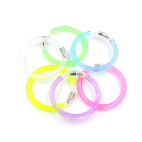 Cadeaux promotionnels acrylique RVB LED vente en gros bulle clignotant lumineux Bracelet LED personnalisé pour enfants et adultes