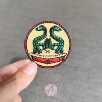 Écusson de broderie en sergé et au design irrégulier lueur dans le noir vente en gros nouveau Patch de style de vie broderie concepteur mignon personnalisé