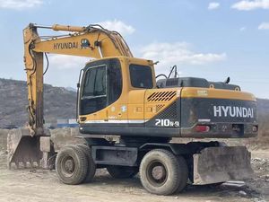 Excavatrice sur pneus hydraulique Hyundai 210W-9 d'occasion de haute qualité 20.5 tonnes avec moteur et équipement industriel à moteur à vendre bas prix - Product Image 3