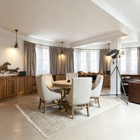 Ensemble de meubles classiques et modernes pour chambre d'hôtel, chambre d'hôtes, salon : tête de lit capitonnée, canapé, table basse, armoire pour projets