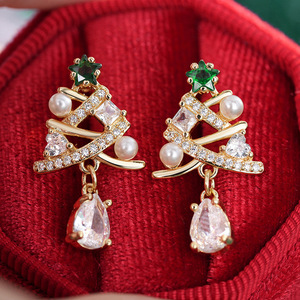 Pendientes colgantes de árbol de Navidad dorados con cristales de imitación y perlas para mujer, joyería de fiesta, bonito diseño de estrella - Product Image 4