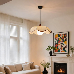 Lustre suspendu en <span class=keywords><strong>tissu</strong></span> plissé festonné avec bordure tressée et <span class=keywords><strong>boule</strong></span> en bois, style rétro crème, pour cuisine et chambre - Product Image 2