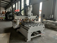 Machine CNC de nesting à changement d'outil automatique 1325 pour la production de meubles en bois, gravure, fraisage et découpe