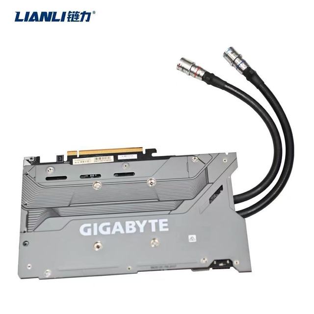 LIANLI PCIe Graphics Card Liquid Cold Plate External Split Liquid Cooling Kit for AI Computing Workstation Thermal Management