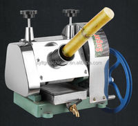 BANMO Tafelmodel Handmatige Suikerrietpers met Verstelbare Rolleropening, Compacte Handmatige Sapcentrifuge voor Fruitwinkels