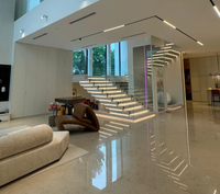 Prima Lumière LED de luxe avec capteur Escalier droit Conception personnalisée Escalier rampe en bois Main courante Escalier intérieur