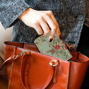 กระเป๋าสตางค์หนัง PU ลายดอกไม้โบฮีเมียนแบบใหม่ล่าสุด พร้อมซิปรอบด้าน ใส่บัตรได้ มีช่องใส่เหรียญ ขายส่ง - Product Image 6