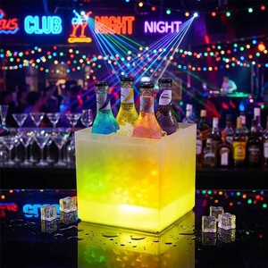 Seaux à Glaçons Carrés en Plastique LED-Lumineux <span class=keywords><strong>4L</strong></span> avec Logo Personnalisable et Marquage Laser pour Bière de Camping et Boissons au Champagne - Product Image 2