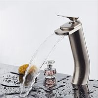 Robinet de lavabo cascade moderne à poignée unique en nickel brossé avec cartouche céramique pour hôtel et usage domestique