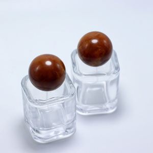 Wholesale 50ml 100ml Brand Square High-grade Glass Perfume Empty <b>Bottle</b> with Customized Lid <b>Box</b> Screen Printing Pump Sprayer - Product Image 4