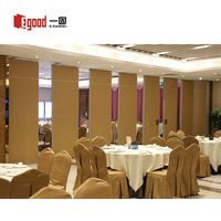 Cloison coulissante en aluminium Cloison pliable en bois pour hôtel Panneau acoustique pliable pour mur