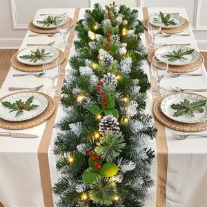Guirnalda de Navidad auténtica con flores de otoño, caléndulas y calabazas de verano para decoración exterior. - Product Image 3