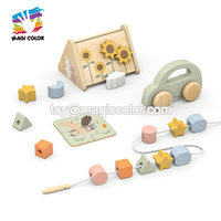 Seau d'activités 3-en-1 en bois sur le thème de l'océan avec trieur de formes, baleine à tirer et anneaux à empiler – Ensemble de jeu éducatif W12L021