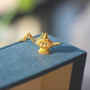 カスタムジュエリー アラジンランプ型 新ヴィンテージデザイン 純金 天然ダイヤモンドペンダント 18金ネックレス - Product Image 3