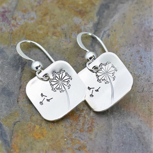 Orecchini Pendenti Vintage a Forma di Soffione per Donne, Gioielli Unici e alla Moda - Product Image 1