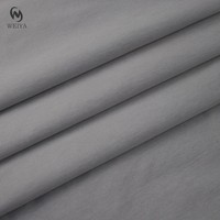 Tissu coupe-vent en sergé 100 % polyester, matériau durable et écologique, support de fournisseur fiable, idéal pour les applications extérieures anti-vent.