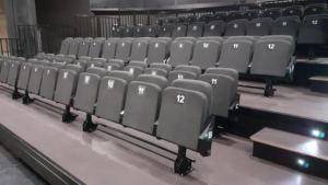 Núcleo de acero de marca CETA hecho en Italia tapizado con sillas plegables de tela de espuma expandida para el teatro - Product Image 2