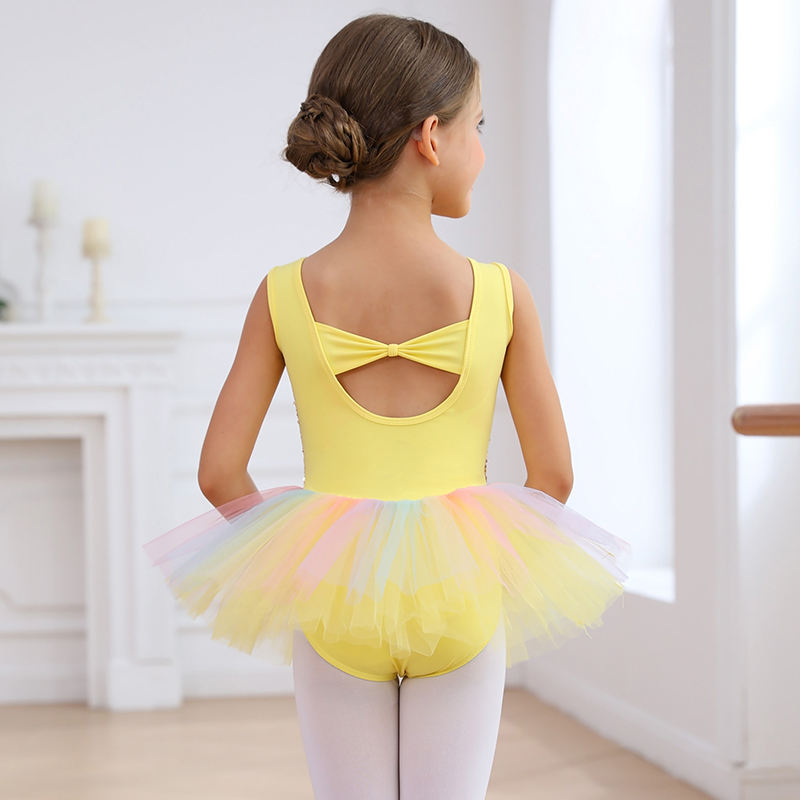 สีเหลือง