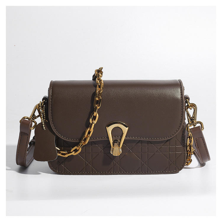 น้ำตาลอ่อน