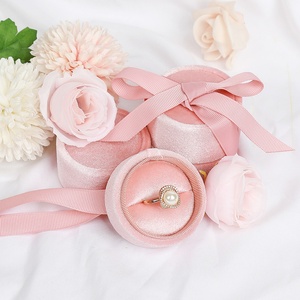 Hot Sale Velvet Jewelry <b>Box</b> Hot Stamping Logo Available in Pink Green & Gray for Ring <b>Storage</b> & Gift Purpose - Product Image 3