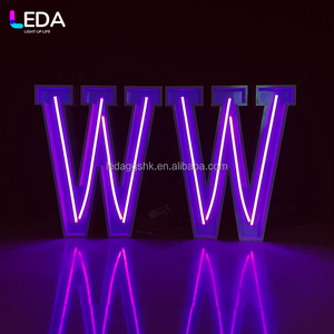 LEDA - Letras Luminosas RGB Personalizadas para Fiestas de Cumpleaños, Letras de Hierro Blancas con Luces de Neón para Bodas - Product Image 1