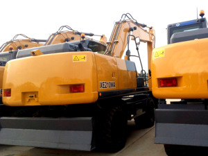 รถขุดขนาดเล็กพร้อมหัวเจาะแบบ Auger และแบบ Bucket รุ่น XE210 - Product Image 5