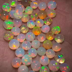 Opales rondes naturelles, pierres précieuses en vrac, cabochons polis et calibrés de 3 mm à 8 mm, multicolores avec jeu de couleurs pour la fabrication de bijoux - Product Image 2