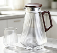 Carafe à eau en verre borosilicate de haute qualité avec couvercle et poignée en bois d'acacia, théière en verre à rayures verticales avec filtre pour la cuisine à domicile