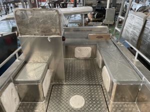 Bateau de pêche en aluminium de 5,8 m, petit bateau de plaisance familial à vendre - Product Image 4