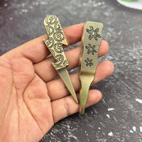Marqueurs de balle de golf et jetons de poker magnétiques en alliage de zinc moulé sous pression 45/25 mm, en métal, émail doux gaufré, durables et très résistants JY