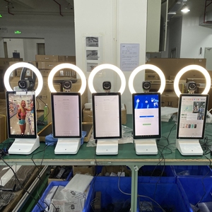 เครื่องถ่ายทอดสดหน้าจอสัมผัส LCD ขนาด15.6นิ้วอุปกรณ์สตรีมมิงแบบมืออาชีพสำหรับ TikTok <span class=keywords><strong>Facebook</strong></span> YouTube - Product Image 6