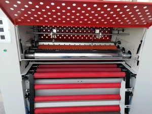 Ligne de laminage automatique de colle PUR pour le travail <span class=keywords><strong>du</strong></span> bois de 1250 mm, laminateur de film PET/PVC haute brillance pour panneaux MDF/bois-plastique/métal - Product Image 2