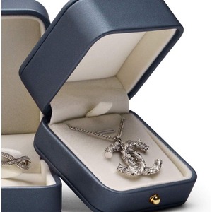 Caja de regalo para colgante de collar de cuero premium, caja de joyería con interior de terciopelo, personalizable según las necesidades. - Product Image 2