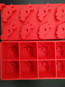 Bán Buôn 8 Cubes Tùy Chỉnh <span class=keywords><strong>Silicone</strong></span> <span class=keywords><strong>Ice</strong></span> Khuôn Golf Thiết Kế Lớn <span class=keywords><strong>Ice</strong></span> <span class=keywords><strong>Cube</strong></span> Khay Cho Whiskey Cocktail - Product Image 4