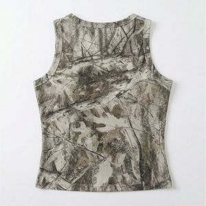 Completo coordinato mimetico da donna con motivo albero della foresta, top corto e pantaloncini, stile caccia, per l'estate, streetwear da esterno - Product Image 5