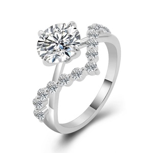 แหวนเพชรโมอิสซาไนต์สี D ขนาด 1 กะรัต แบบสั่งทำพิเศษ หรูหรา ชุบทอง 10k เงินแท้ 925 สำหรับผู้หญิง รูปทรงมงกุฎ - Product Image 1