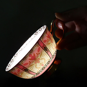 Juego de Tazas de Café de Cerámica Europea de Lujo, Diseño Exquisito y Elegante para Parejas, para Colección del Hogar - Product Image 4