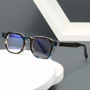 แว่นตาเปลี่ยนสีวินเทจ รุ่นโลโก้คัสตอม 2026 ทรงเหลี่ยมหลายเหลี่ยม พร้อมหมุดตกแต่ง ป้องกันแสงสีฟ้า เปลี่ยนสีได้ตามสภาพแสง สำหรับผู้ชายและผู้หญิง - Product Image 2